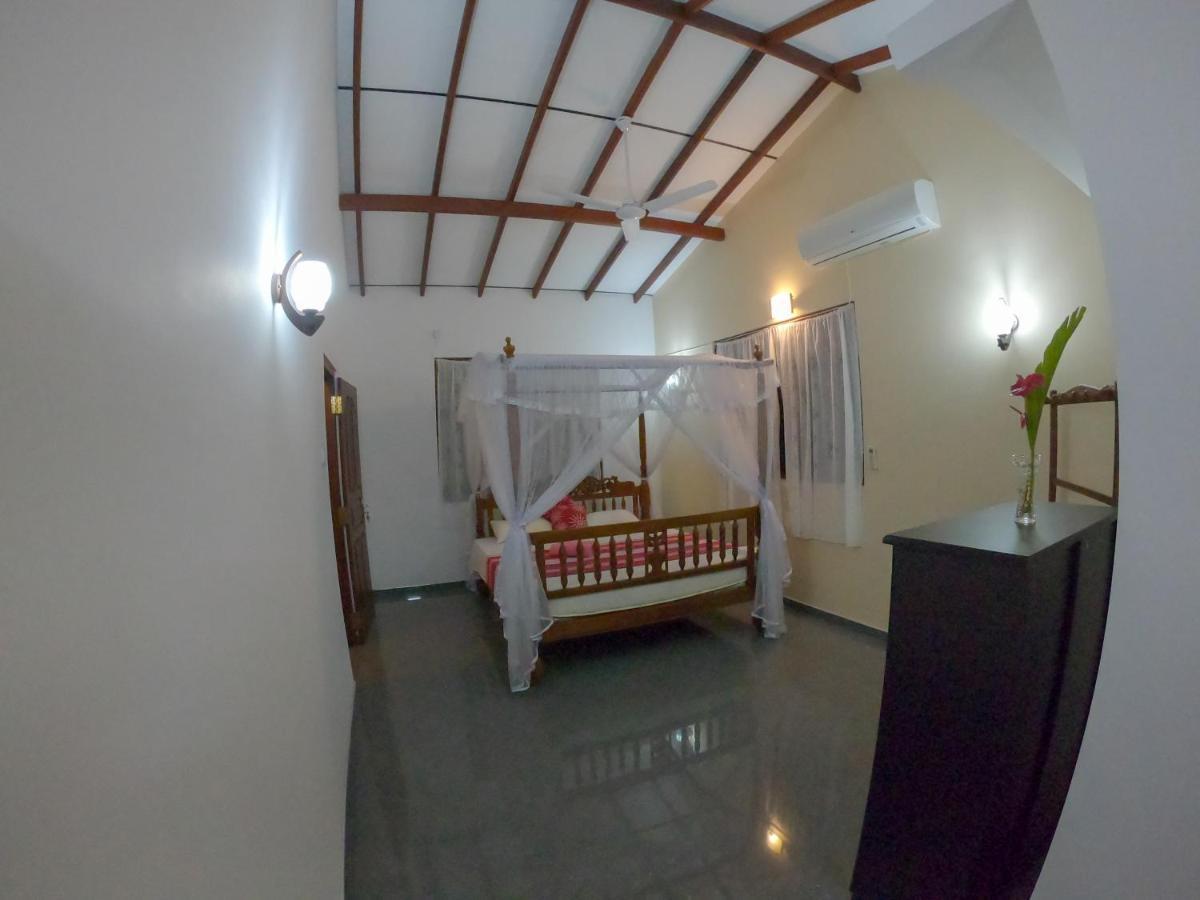 Villa Girilena Hikkaduwa Esterno foto