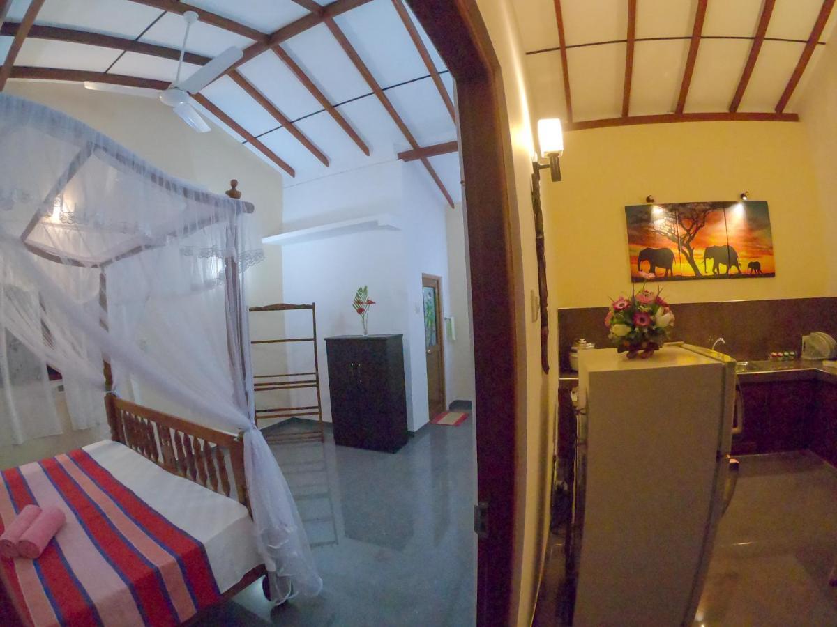 Villa Girilena Hikkaduwa Esterno foto
