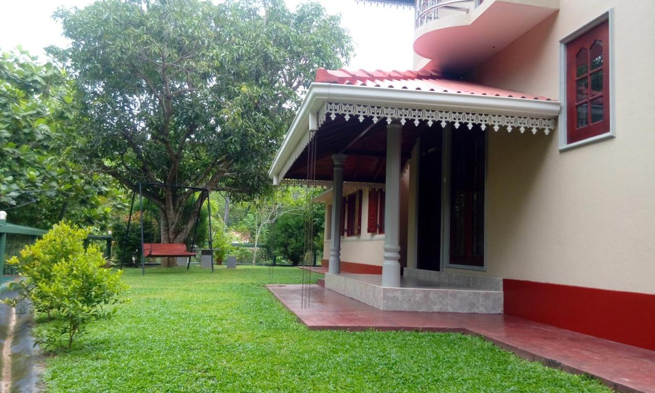 Villa Girilena Hikkaduwa Esterno foto