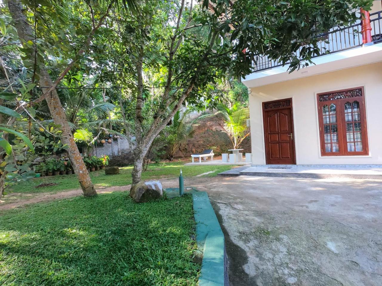 Villa Girilena Hikkaduwa Esterno foto