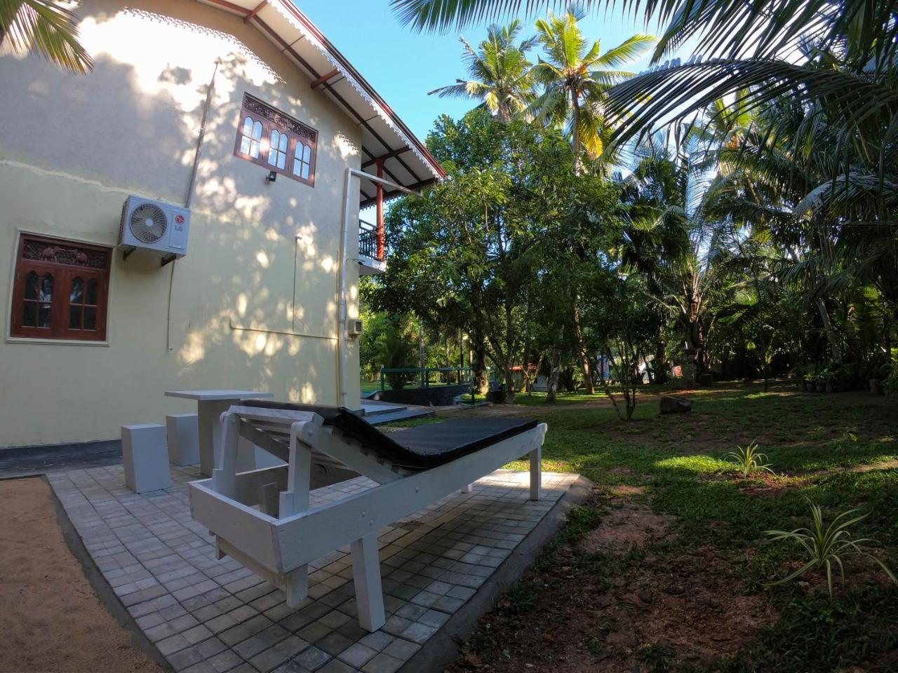 Villa Girilena Hikkaduwa Esterno foto